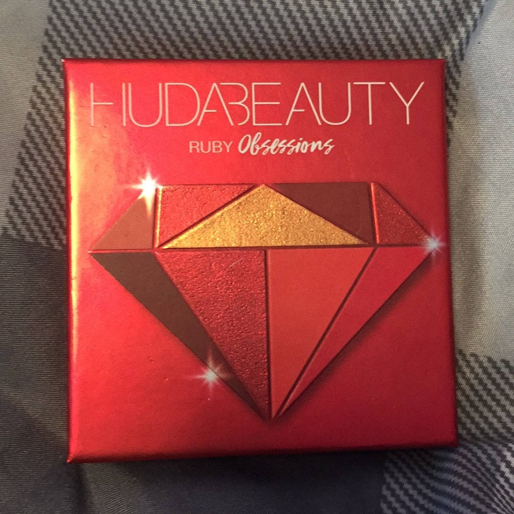 Huda Beauty Ruby Obsessions
